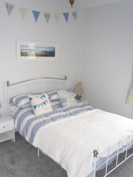 beach hut bedroom