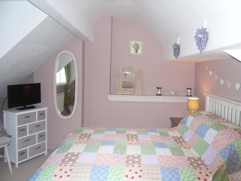 country cottage bedroom